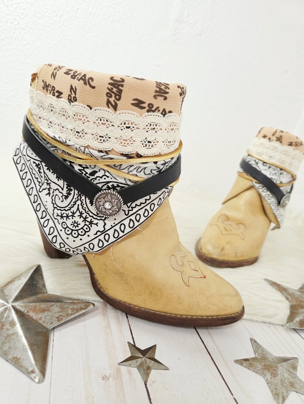 Vintage upcycled cowboy boots custom bandana strappy tan leather womens 8 narrow